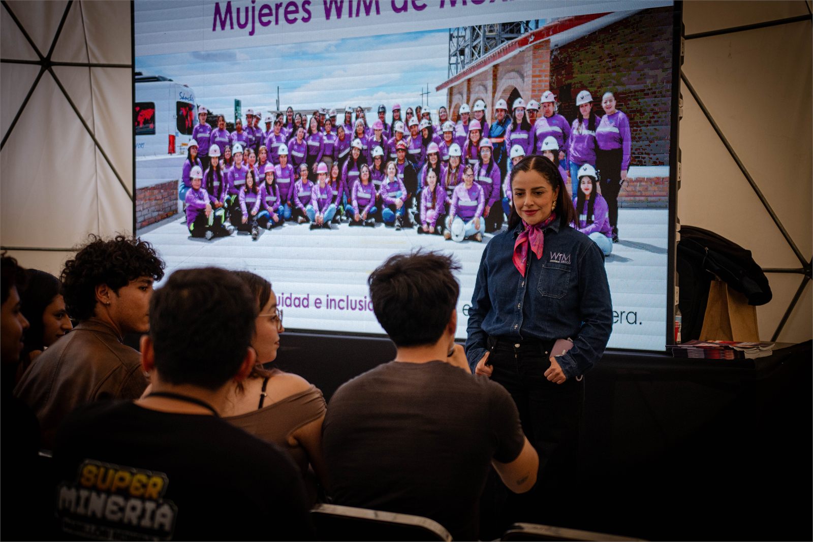 Charla de Mujeres WIM de México en el domo de la FENAZA 2026